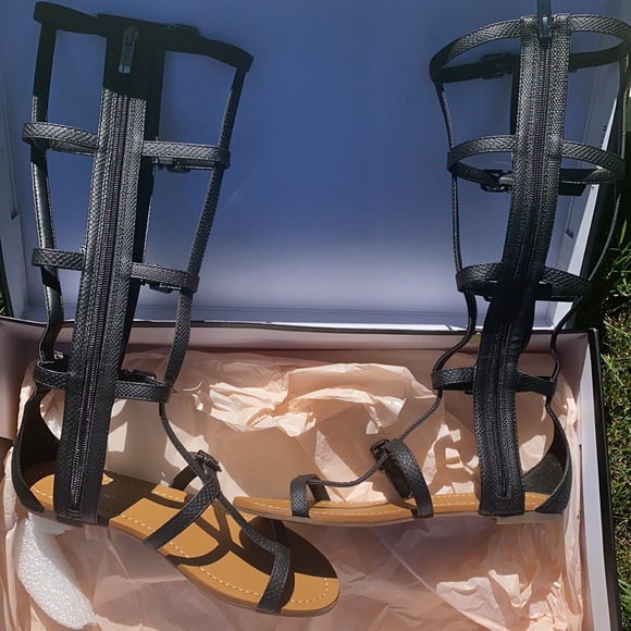 BCBGeneration Brania X Black Gladiator Sandals Zip Buckles size 6 - Picture 5 of 6